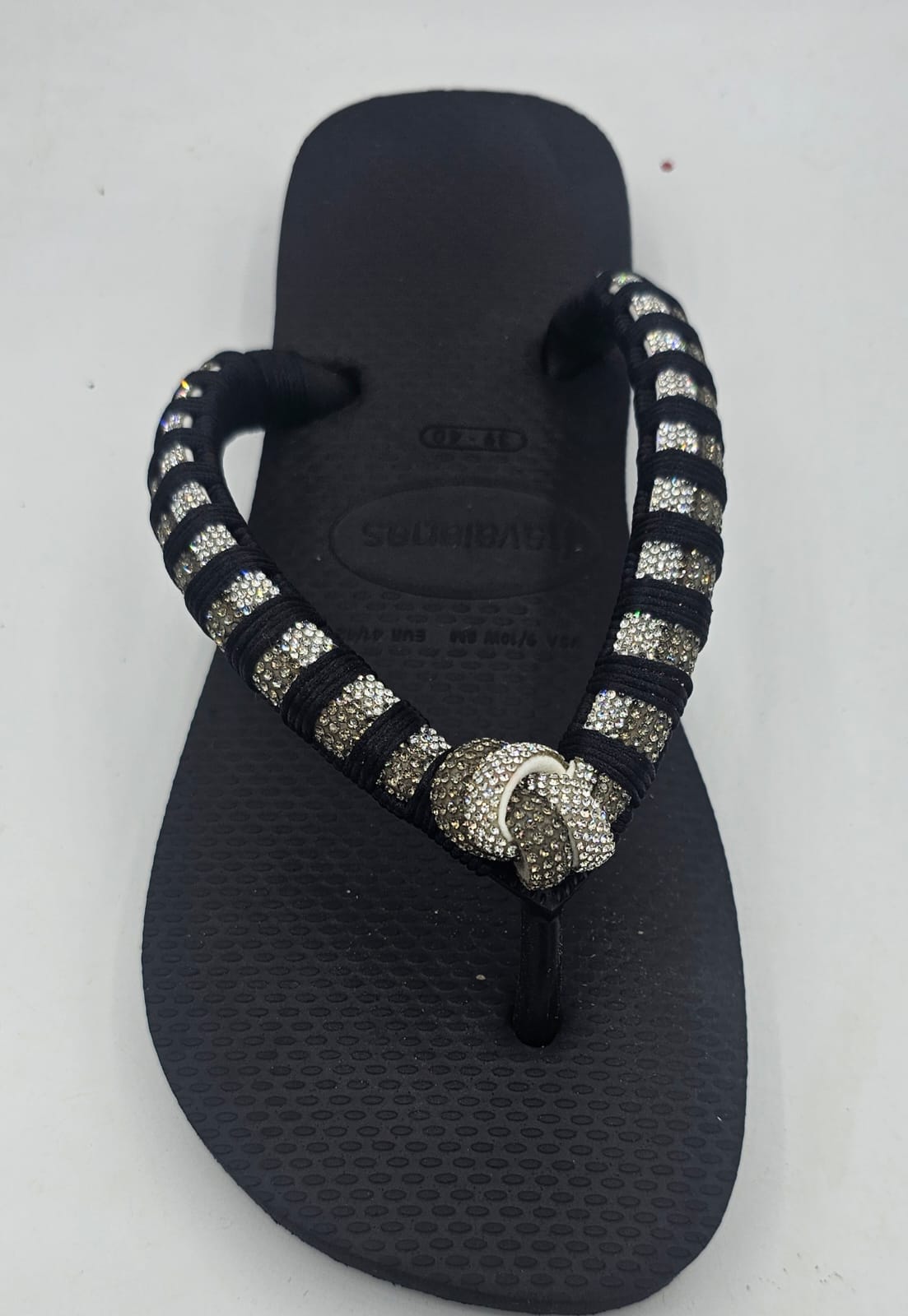 CHINELO BORDADO MEIA CANA DUPLO PRETO